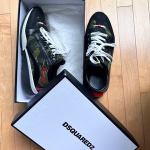 Stunning pair of DSquared green army shoes that are sure to make bold statement